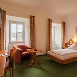 Schloss Döttingen 4*