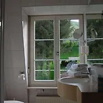 Schloss Doettingen Szálloda 4*