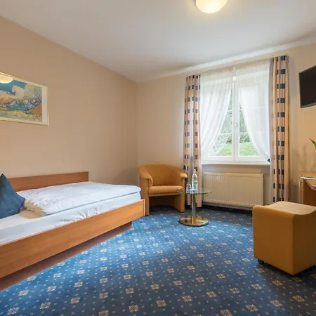 Hotel Schloss Doettingen 4*