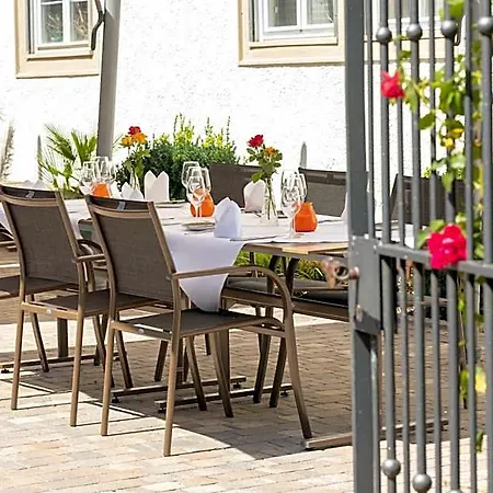 Schloss Doettingen 4*