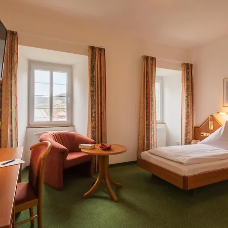 Schloss Doettingen 4*