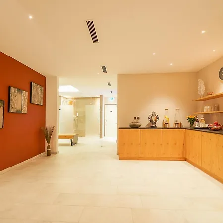 Schloss Doettingen Szálloda 4*