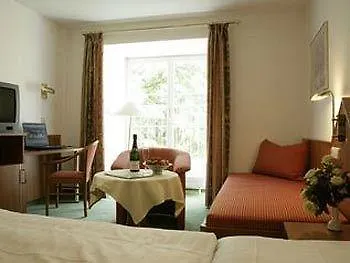 Hotell Schloss Doettingen 4*